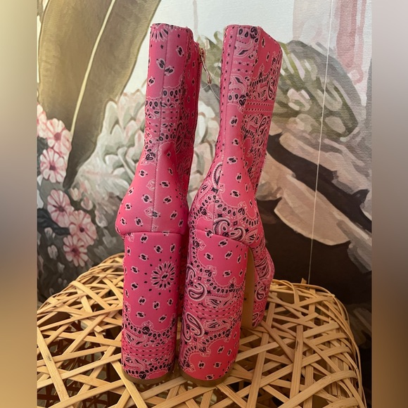 NWOT Pazzle pink paisley Bandanna print  Platform  Heel sky high boots size 7 - Picture 5 of 7